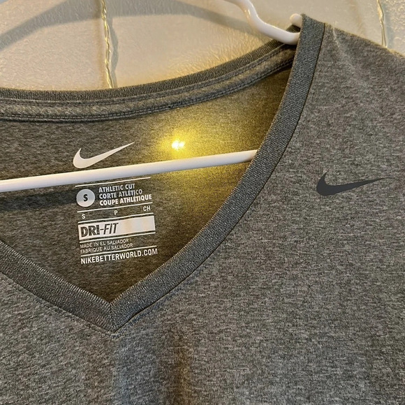 Nike Dri-Fit Athletic T-Shirt - Picture 3 of 4